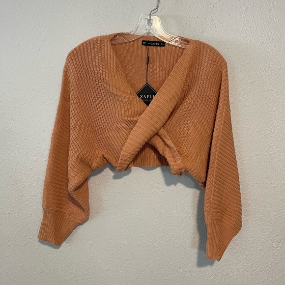 Zaful Forever Young Off the shoulder cropped sweater top - Picture 2 of 8